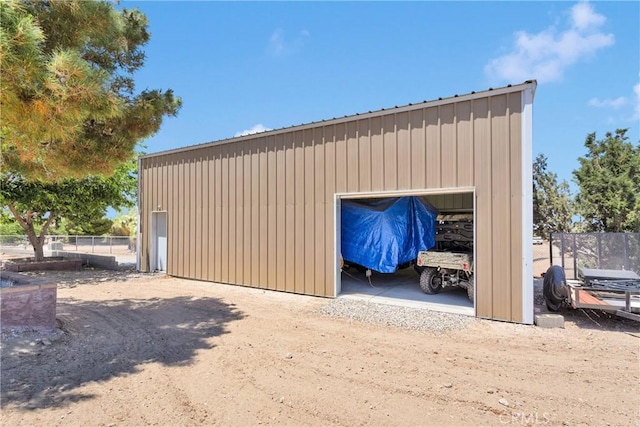 9525 Cambria Ct, Phelan, CA 92371 - view of pole building