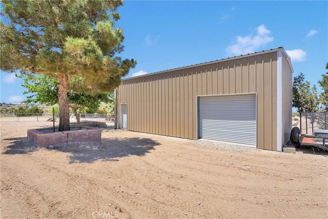 9525 Cambria Ct, Phelan, CA 92371 - view of detached garage