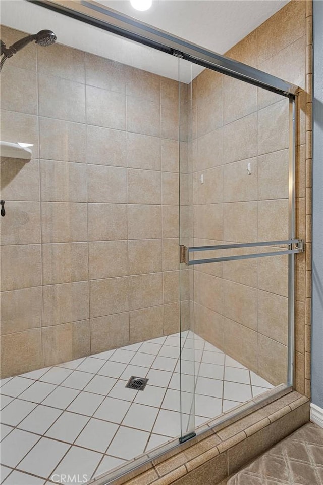9525 Cambria Ct, Phelan, CA 92371 - full bathroom with a stall shower