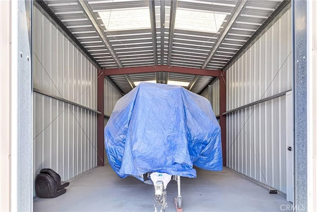 9525 Cambria Ct, Phelan, CA 92371 - view of garage