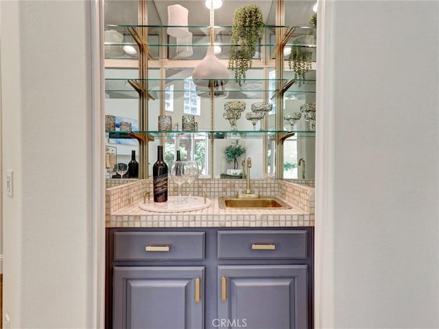 23034 Park Este, Calabasas, CA 91302 - indoor wet bar with backsplash