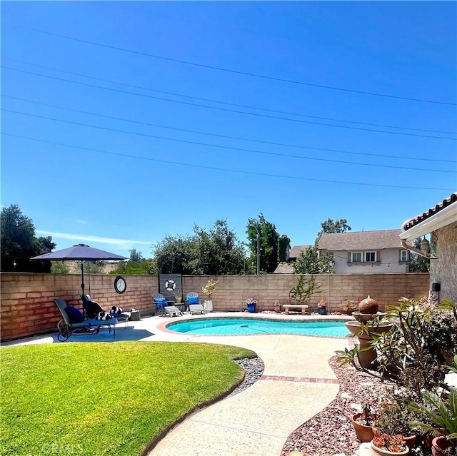 6140 Meadow Lark Dr, La Verne, CA 91750 - view of pool featuring a patio and a fenced backyard