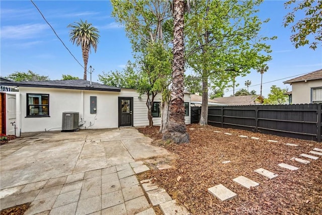 57 S Grand Oaks Ave, Pasadena, CA 91107 - rear view of house featuring a patio and stucco siding