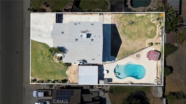 3108 Holbrook St, Bakersfield, CA 93312 - bird's eye view of a pool