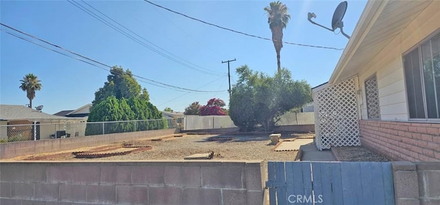 28218 W Worcester Rd, Menifee, CA 92586 - view of fenced backyard