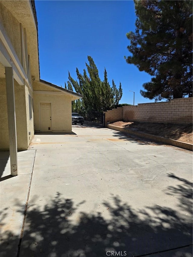 41653 62nd St W, Palmdale, CA 93551 - fenced backyard with a patio