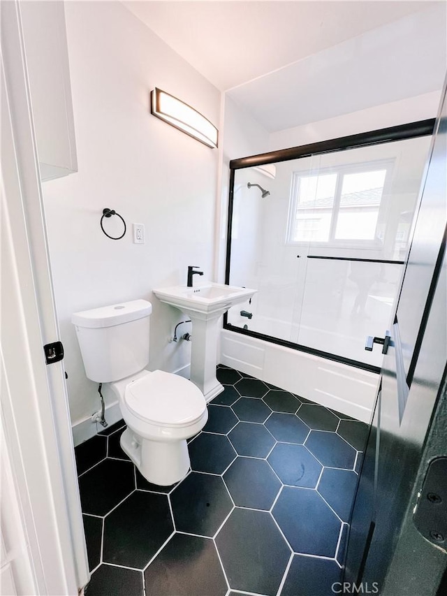 5916 Walnut Ave, Long Beach, CA 90805 - full bath featuring enclosed tub / shower combo and tile patterned flooring