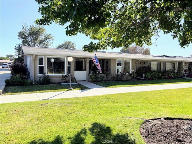 13310 N Fairfield Ln Unit M7 176L, Seal Beach, CA 90740 - single story home featuring a front yard