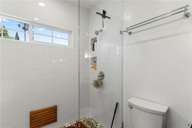 976 N Loma Vista Dr, Long Beach, CA 90813 - bathroom featuring toilet and a walk in shower