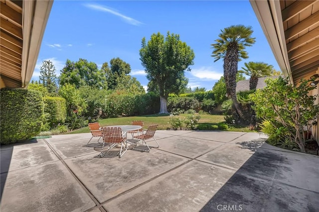 10020 Wystone Ave, Northridge, CA 91324 - fenced backyard with outdoor dining space and a patio