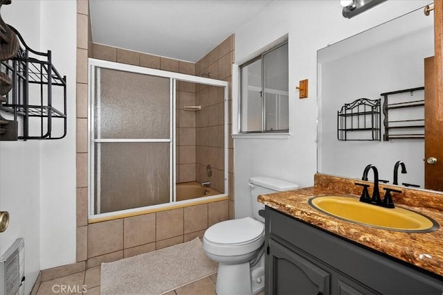 5566 Darrah Rd, Mariposa, CA 95338 - bathroom with tiled shower / bath, tile patterned flooring, and vanity