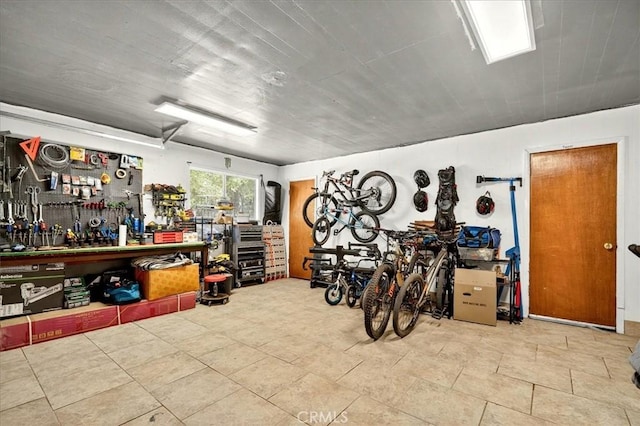 5566 Darrah Rd, Mariposa, CA 95338 - garage with a workshop area