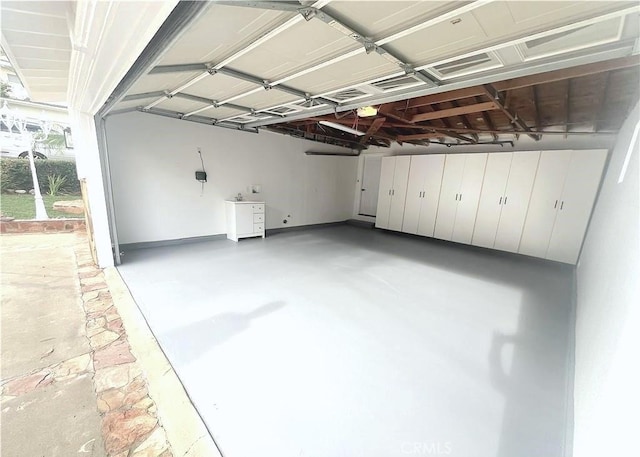 21541 Yucatan Ave, Woodland Hills, CA 91364 - view of garage