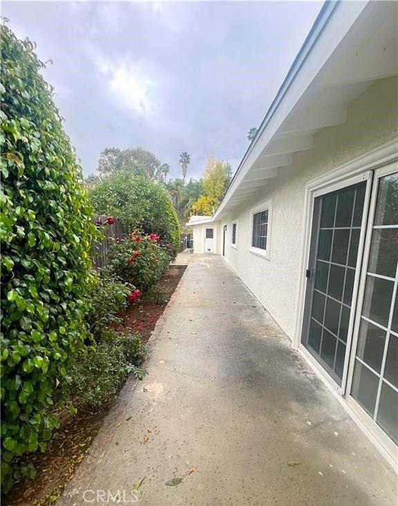 21541 Yucatan Ave, Woodland Hills, CA 91364 - view of patio