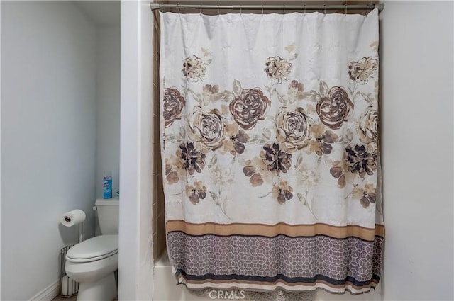 2975 Fernwood Ave, Lynwood, CA 90262 - full bathroom with toilet