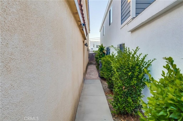 2975 Fernwood Ave, Lynwood, CA 90262 - view of side of property with stucco siding