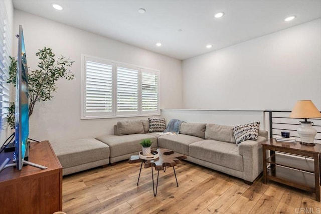 2013 Bravo Loop Unit 2, Chula Vista, CA 91915 - living area featuring wood-type flooring and recessed lighting