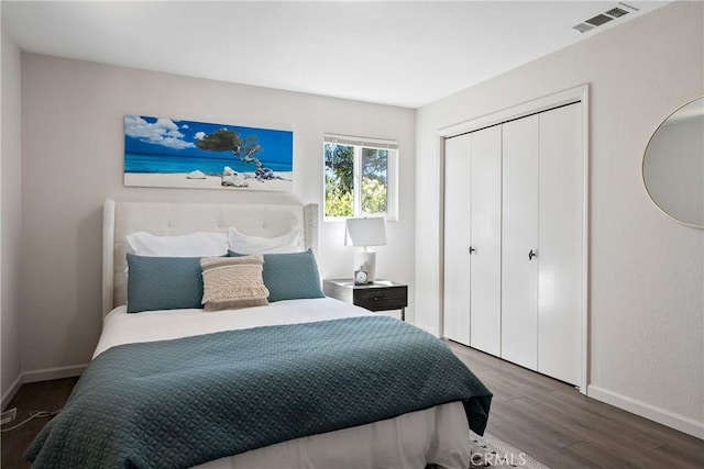 5155 Ardilla Ave, Atascadero, CA 93422 - bedroom featuring wood finished floors and a closet