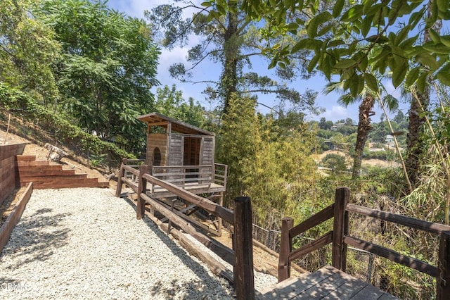 453 Frontenac Ave, Los Angeles, CA 90065 - view of yard with an outbuilding
