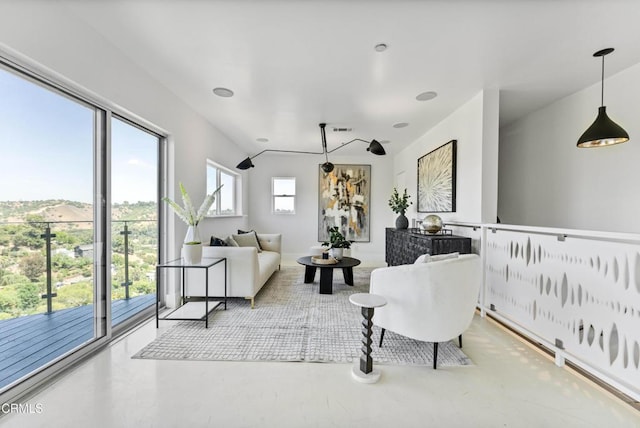 453 Frontenac Ave, Los Angeles, CA 90065 - view of living room