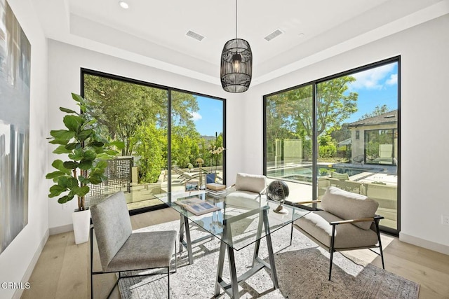 4828 Oakwood Ave, La Canada Flintridge, CA 91011 - sunroom / solarium with a chandelier