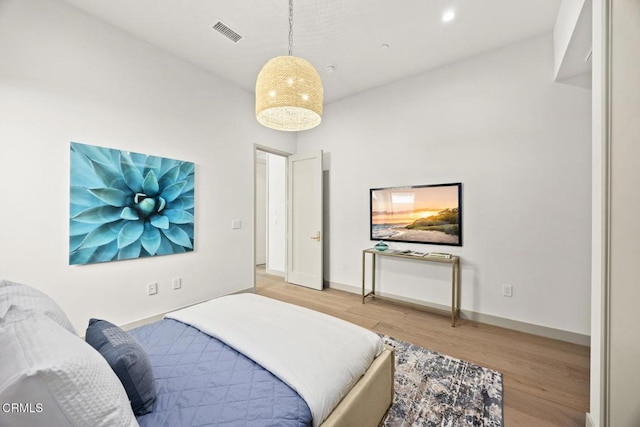 4828 Oakwood Ave, La Canada Flintridge, CA 91011 - bedroom featuring wood finished floors and recessed lighting
