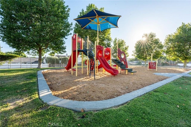 28023 Robin Ave, Saugus, CA 91350 - view of community play area