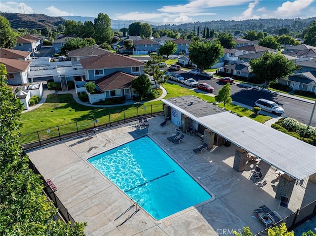 28023 Robin Ave, Saugus, CA 91350 - community pool with a residential view and a patio area