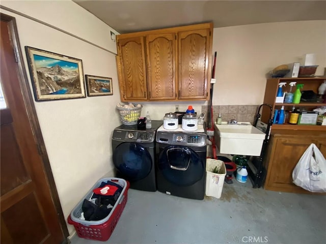 4323 Annisa Ave, Hemet, CA 92544 - laundry room featuring cabinet space and washing machine and clothes dryer