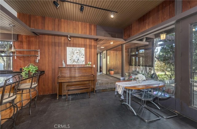 1653 W Cypress Ave, Redlands, CA 92373 - view of sunroom / solarium
