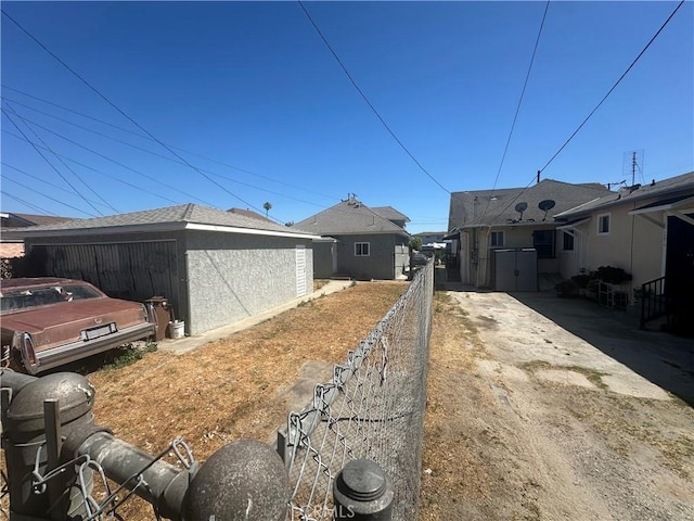 1409 E 41st Pl, Los Angeles, CA 90011 - view of side of property