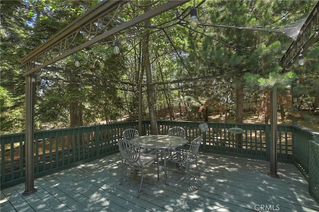 325 Brentwood, Lake Arrowhead, CA 92352 - deck with outdoor dining area