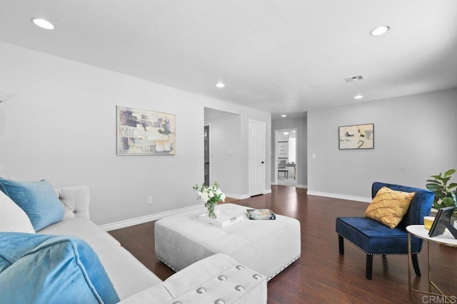 506 Broadview St, Spring Valley, CA 91977 - living area featuring wood finished floors and recessed lighting