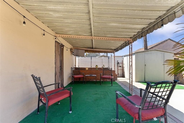 2118 W 84th St, Los Angeles, CA 90047 - view of patio / terrace