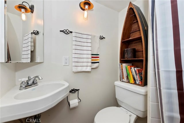 714 Blue Jay Canyon Rd, Lake Arrowhead, CA 92317 - bathroom featuring toilet and a sink
