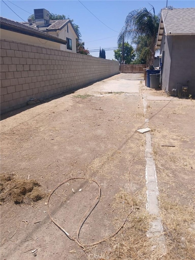 612 China Grade Loop, Bakersfield, CA 93308 - view of yard