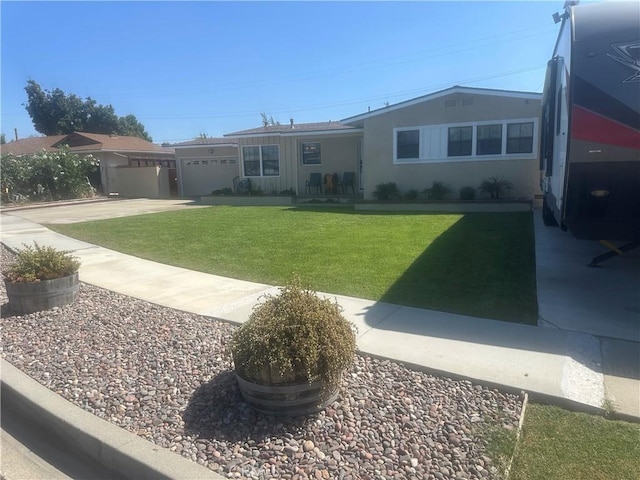 1024 W Pine St, West Covina, CA 91790 - single story home featuring a front lawn and stucco siding