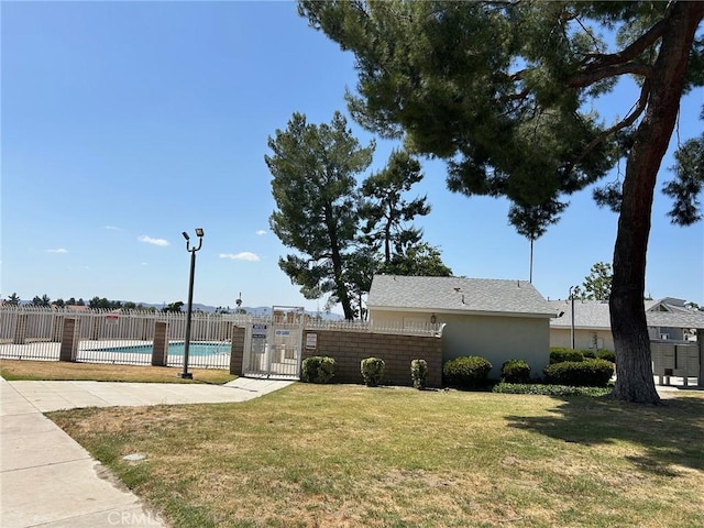 25879 Baylor Way, Hemet, CA 92544 - view of yard with a community pool