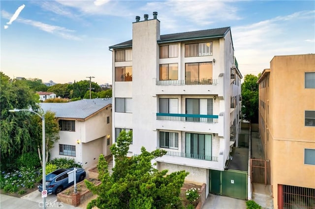 2008 S Bentley Ave Unit 5, Los Angeles, CA 90025 - view of apartment building / complex