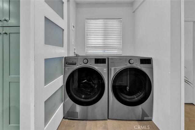 6721 E Coralite St, Long Beach, CA 90808 - laundry area with independent washer and dryer
