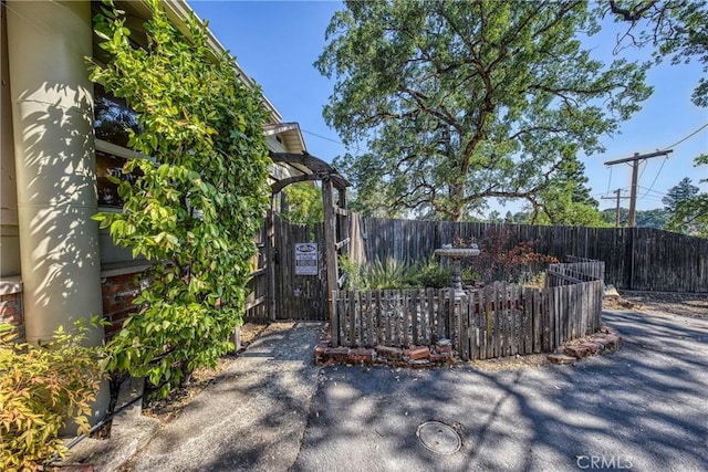 790 Manzanita St, Lakeport, CA 95453 - view of gate