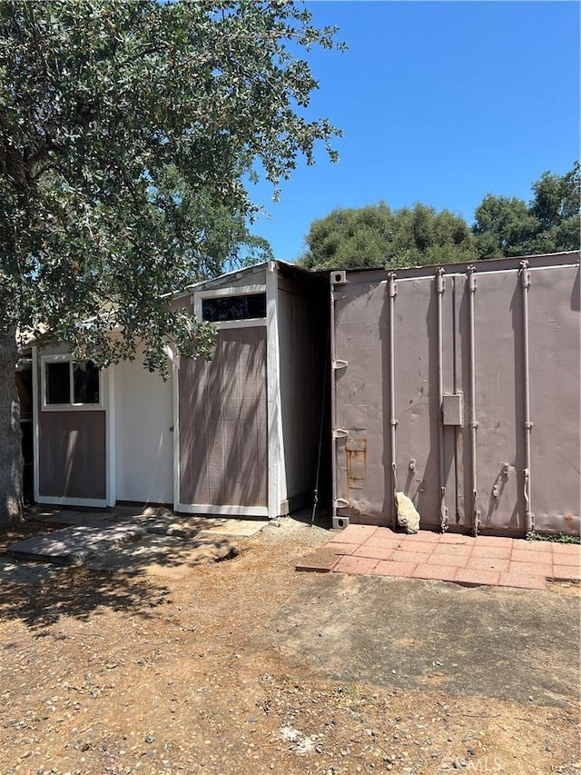 38150 Sumac Ln, Squaw Valley, CA 93675 - view of garage