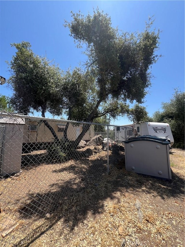 38150 Sumac Ln, Squaw Valley, CA 93675 - view of yard