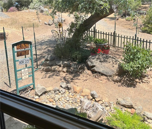 38150 Sumac Ln, Squaw Valley, CA 93675 - view of yard