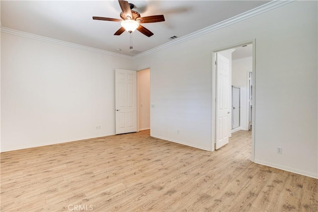 1740 Las Colinas Rd, Beaumont, CA 92223 - unfurnished room featuring light wood-type flooring, ceiling fan, and crown molding