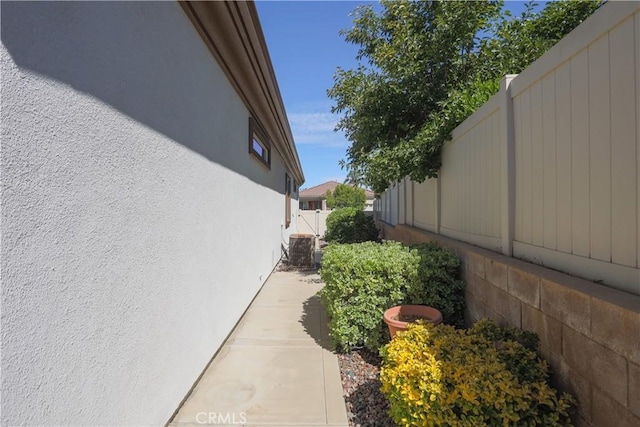1740 Las Colinas Rd, Beaumont, CA 92223 - view of side of home with stucco siding
