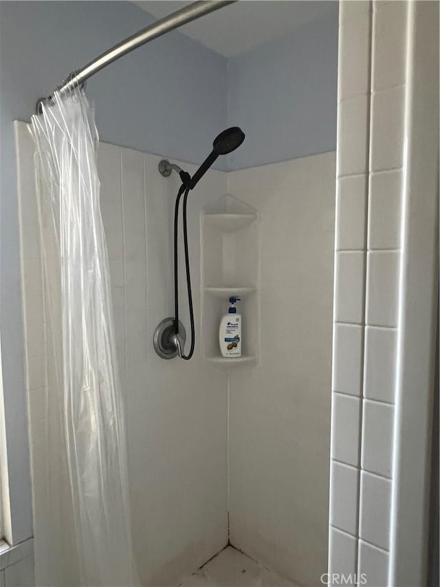 946 W Woodcrest, Bloomington, CA 92316 - bathroom view of tiled shower