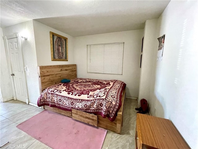 1325 Norton Ave, Dos Palos, CA 93620 - bedroom with baseboards