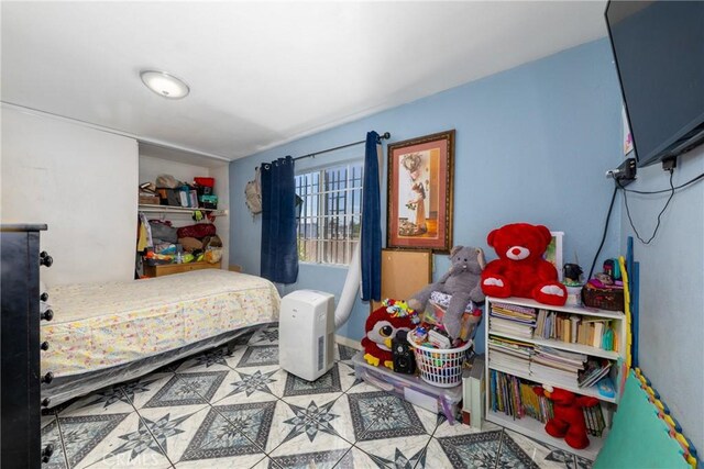 795 E 42nd Pl, Los Angeles, CA 90011 - view of bedroom