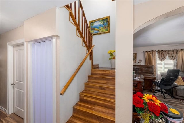 795 E 42nd Pl, Los Angeles, CA 90011 - stairway featuring wood finished floors